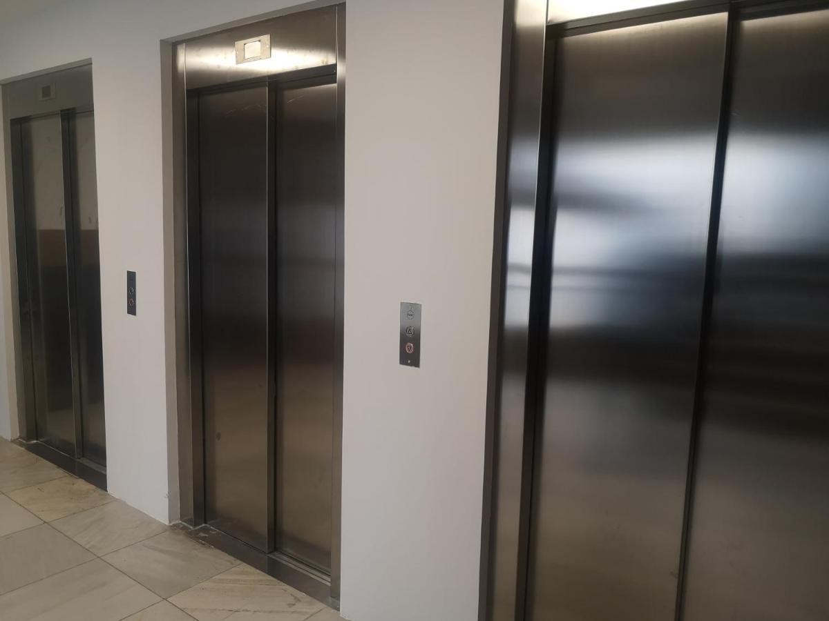 Apartamento Rosa Puerta Del Sol Apartment Madrid Luaran gambar
